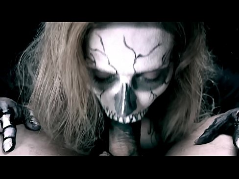 ❤️ Demonsko dekle sesa kurca s svojimi črnimi usti in pogoltne spermo. Porno na porno sl.mobilecric.top ️❤
